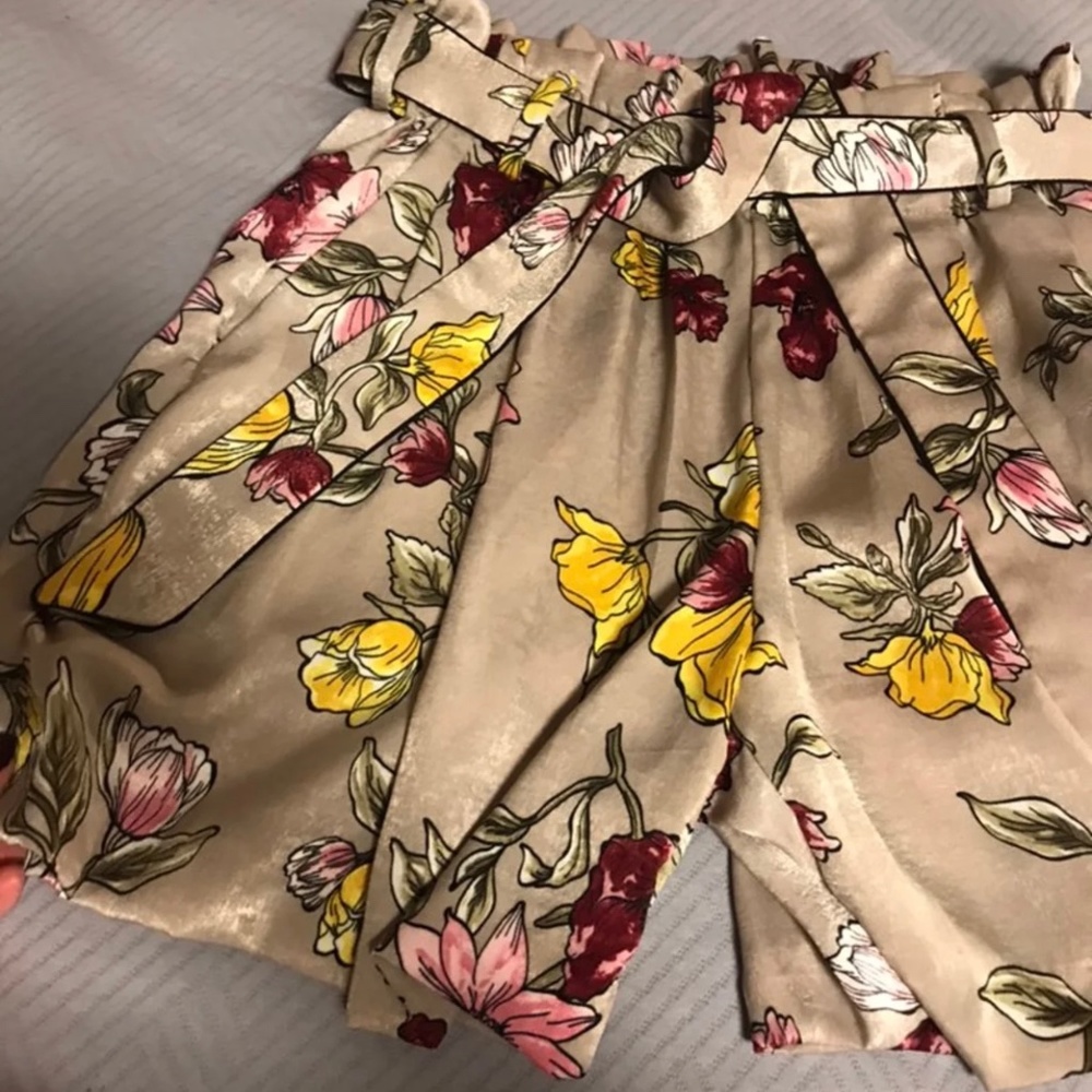 zara floral paperbag shorts w/ belt